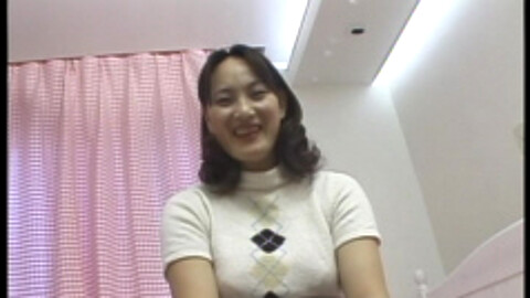 Madoka Kyono 熟女人妻