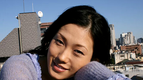 Yui Komine 人妻