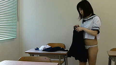 Shirouto Clothes Changing